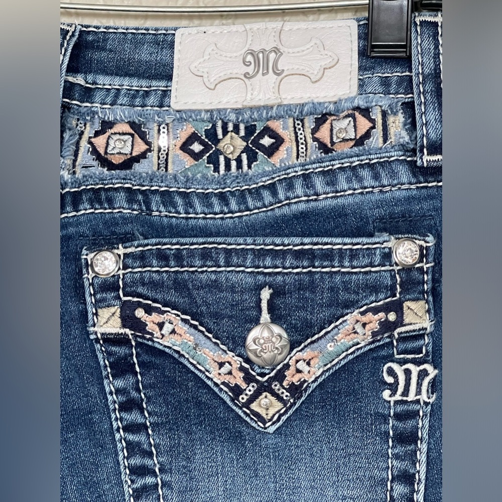 Miss Me Women’s Mid-Rise Boot Denim 28x34 Aztec Valley EUC Rhinestones Tribal